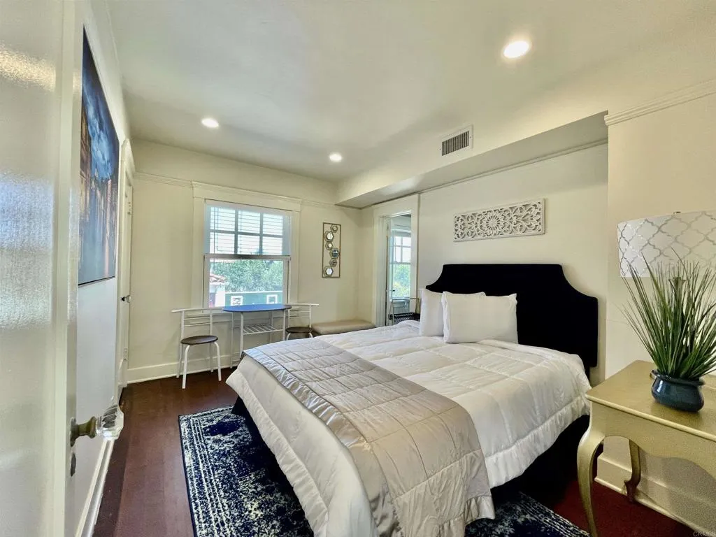 3217 Goldsmith St, San Diego, California 92106 home-pic-42